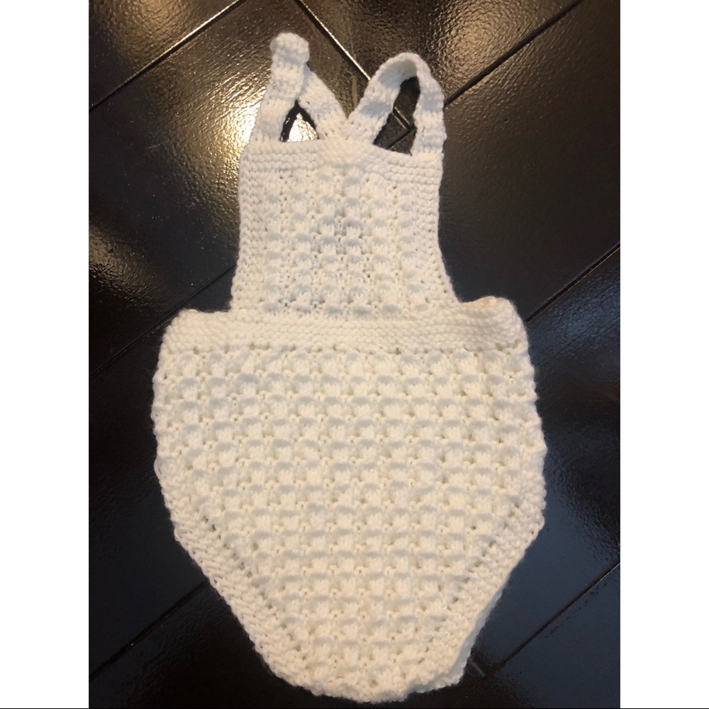 ✅HANDMADE ONSIE IN WHITE